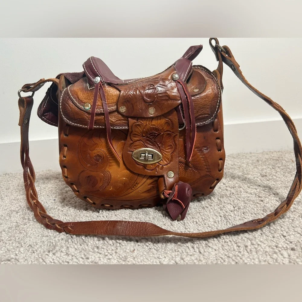 VTG 70s Leather Saddle Shoulder Bag